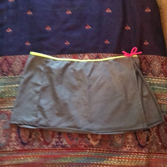 Girl’s One Piece Bathing Suit With Additional Wrap Skirt- by Malibu- Size 18 1/2 - Picture 6 of 10